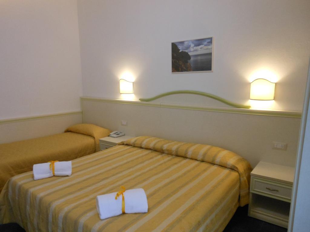 Hotel Due Torri ポルト・アッズッロ エクステリア 写真