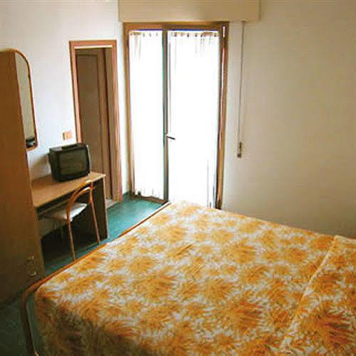 Hotel Due Torri ポルト・アッズッロ エクステリア 写真